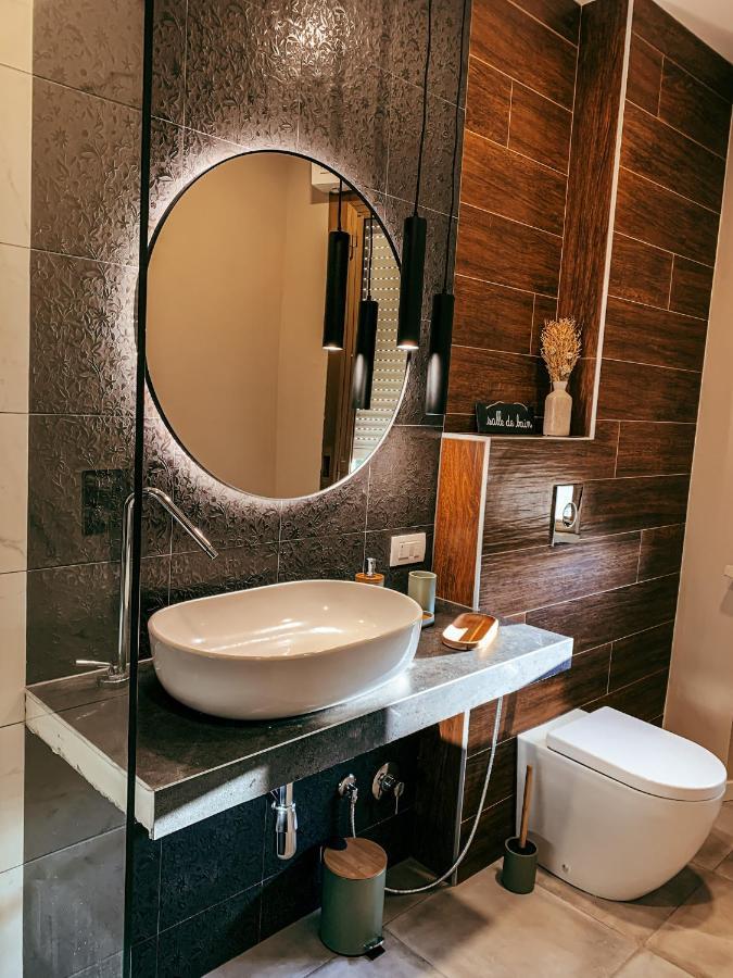 B&B Salus Civico 23 Reggio Emilia Bagian luar foto
