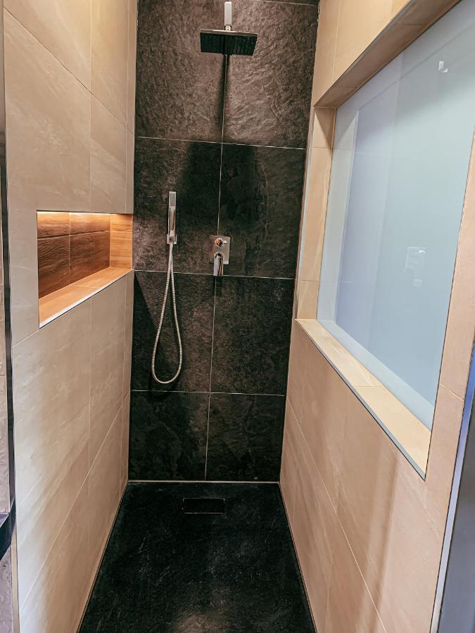 B&B Salus Civico 23 Reggio Emilia Bagian luar foto