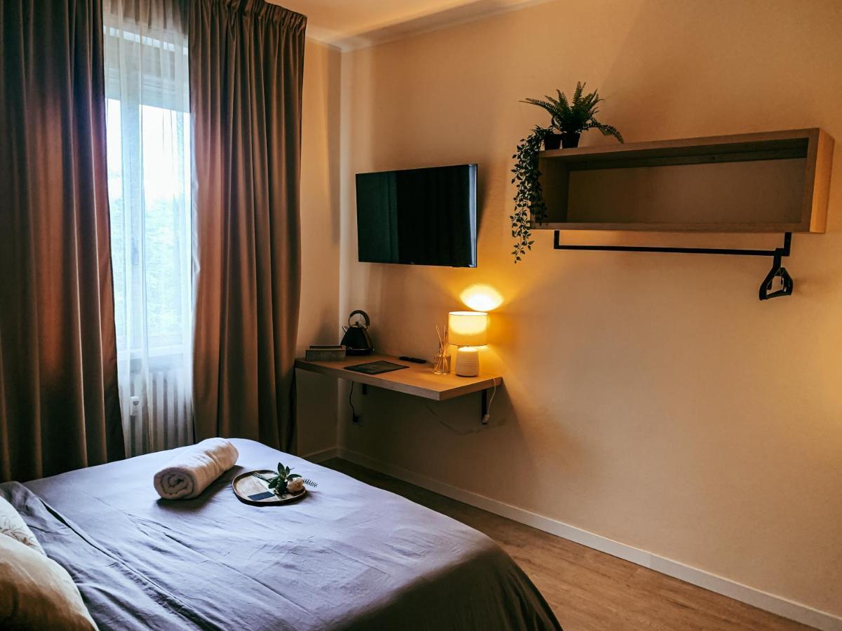 B&B Salus Civico 23 Reggio Emilia Bagian luar foto