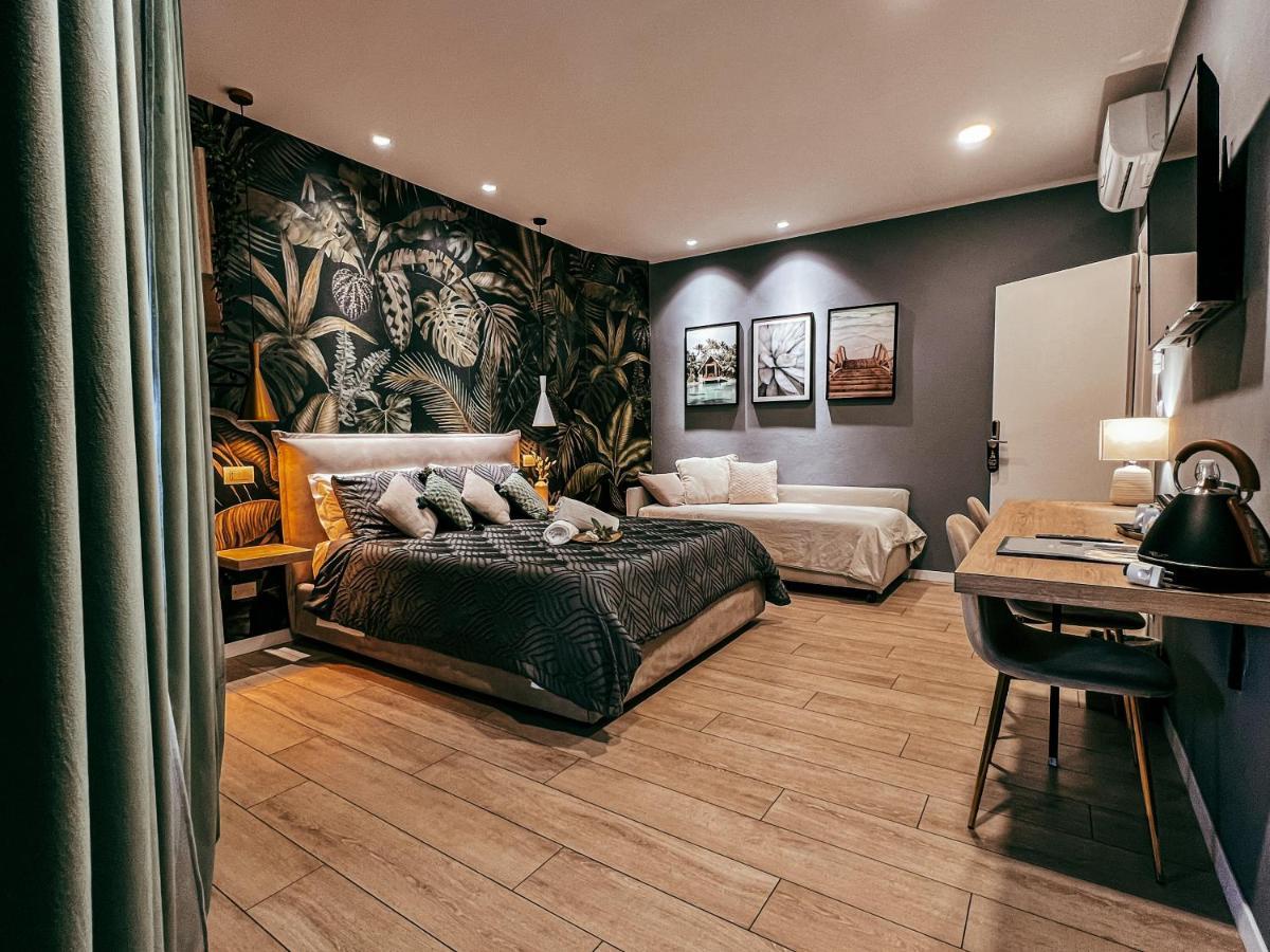 B&B Salus Civico 23 Reggio Emilia Bagian luar foto
