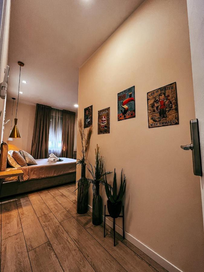 B&B Salus Civico 23 Reggio Emilia Bagian luar foto