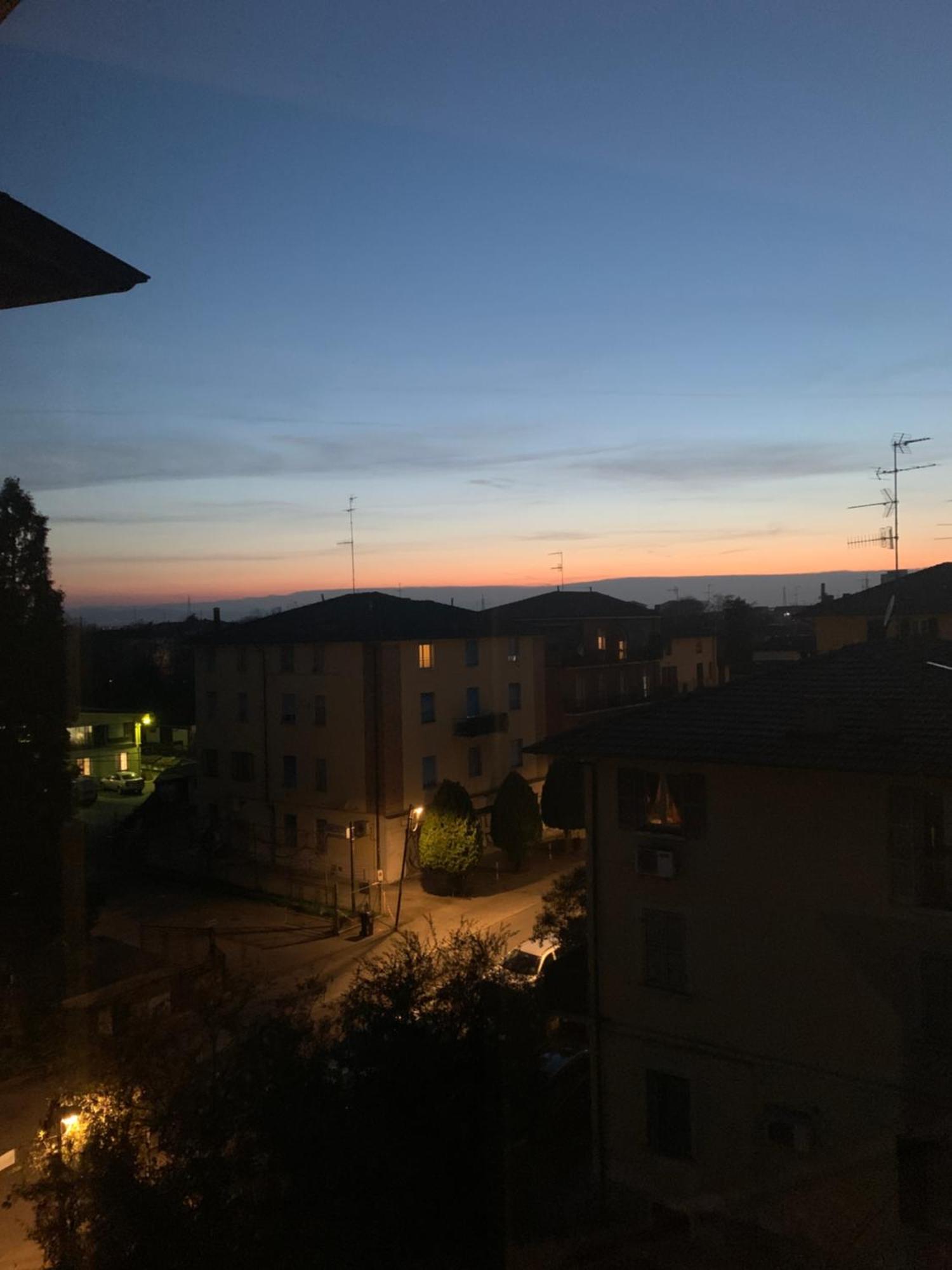 B&B Salus Civico 23 Reggio Emilia Bagian luar foto